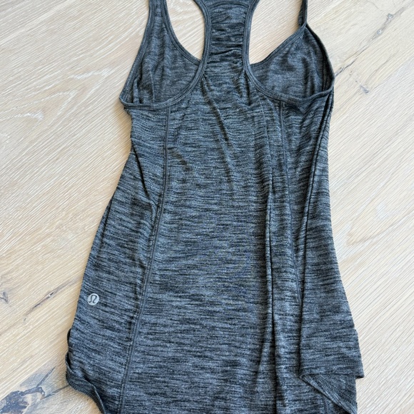 Lululemon Gray / Black heathered running tank top size 4 - Picture 3 of 3